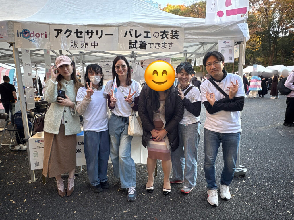 ブース出展に携わったirOdoriメンバーで記念撮影。